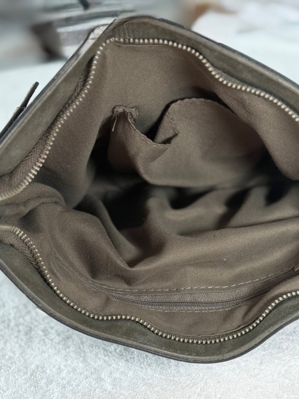 Browning Brown Leather Conceal Carry Crossbody Purse - Picture 3 of 7
